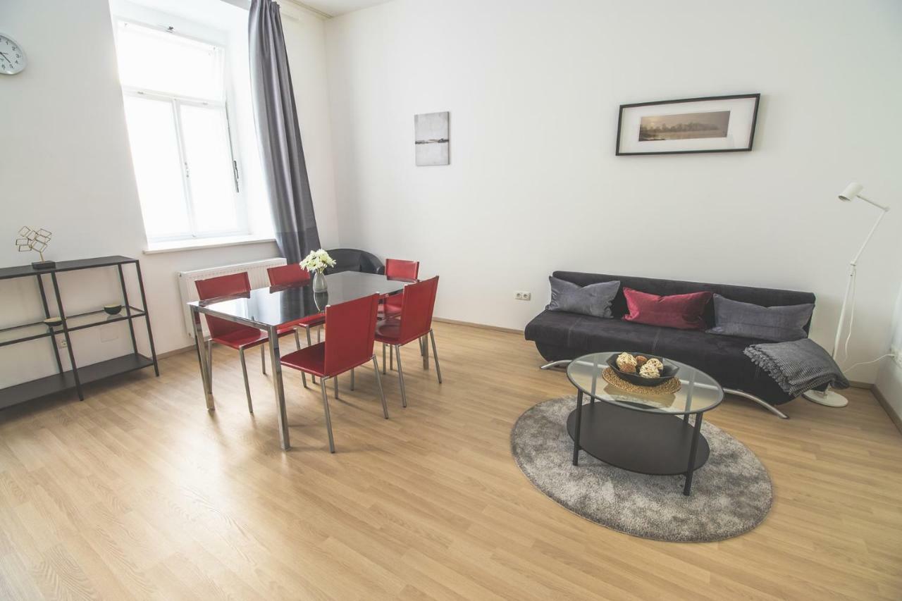 Easy Flat Starhemberg County *